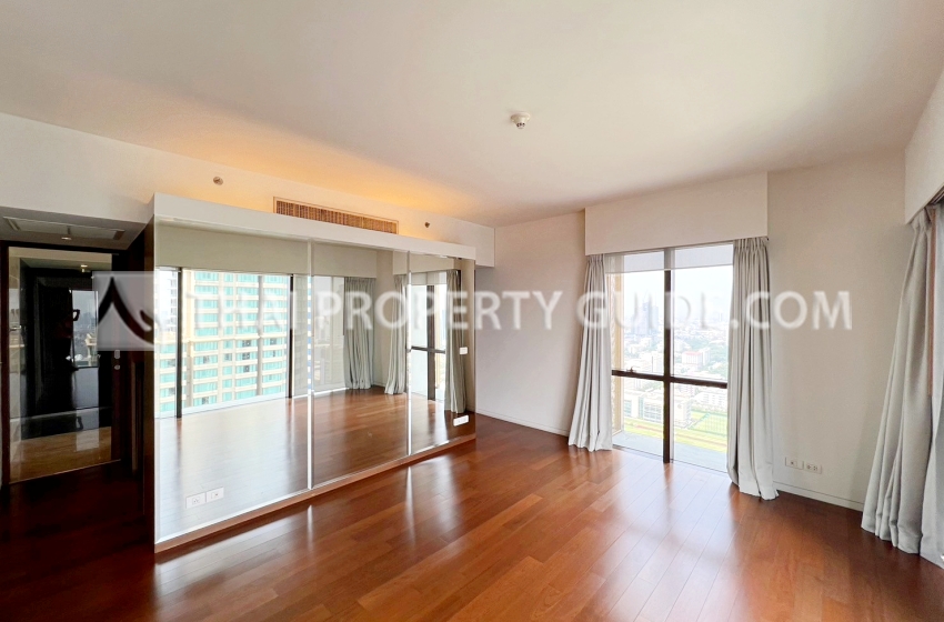 Condominium in Ploenchit : Hansar Rajdamri 